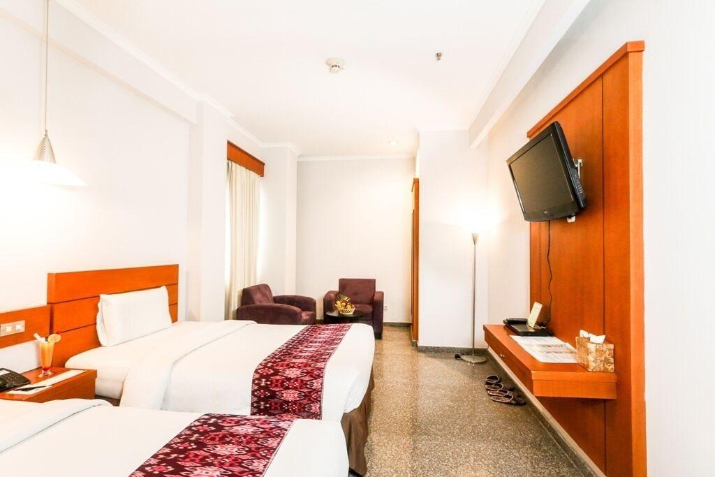 Sahira Butik Hotel Богор Экстерьер фото